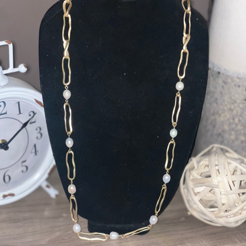 Chic Gold and White Necklace